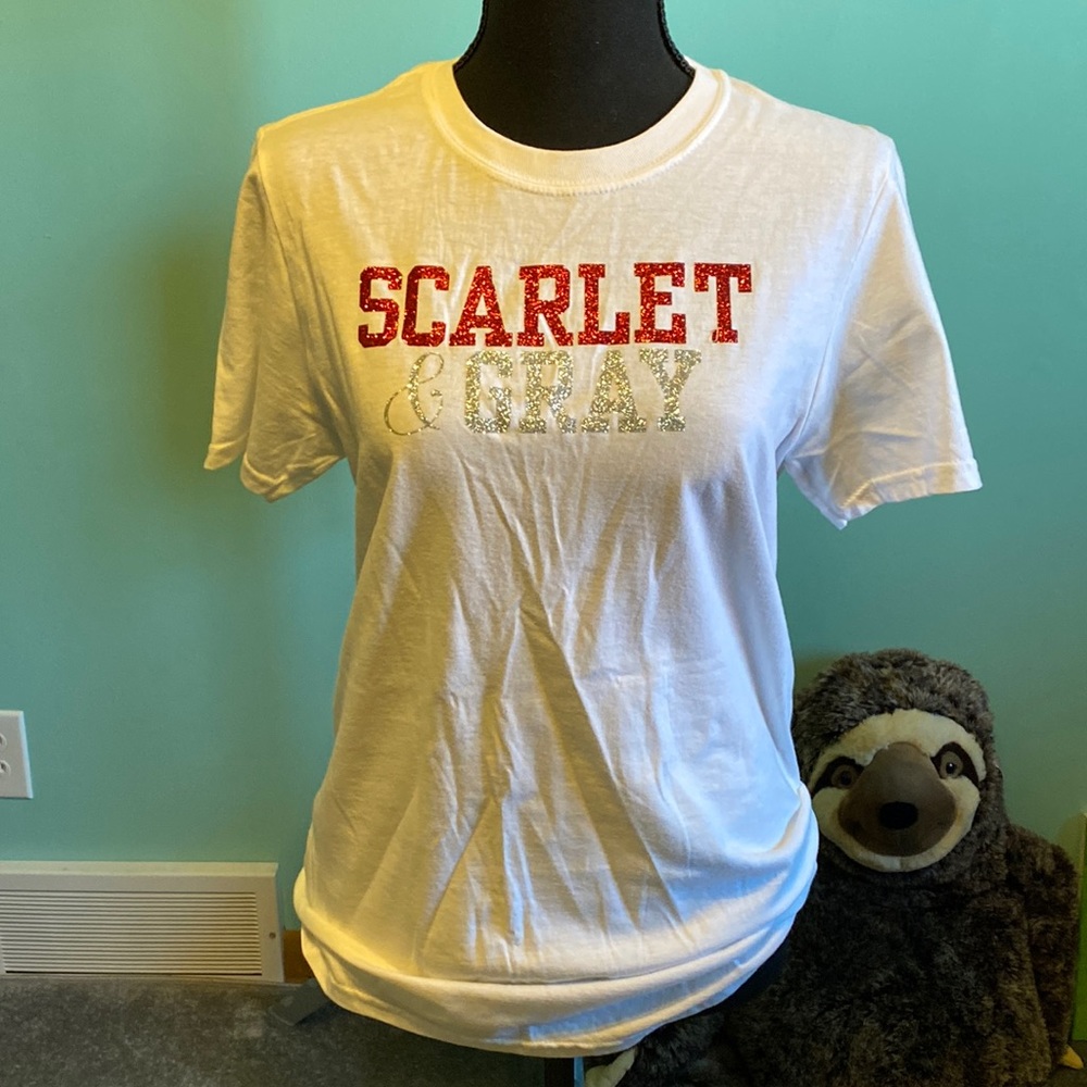 Gildan Soft Style Women’s Small Scarlet & Gray T-Shirt. EUC.